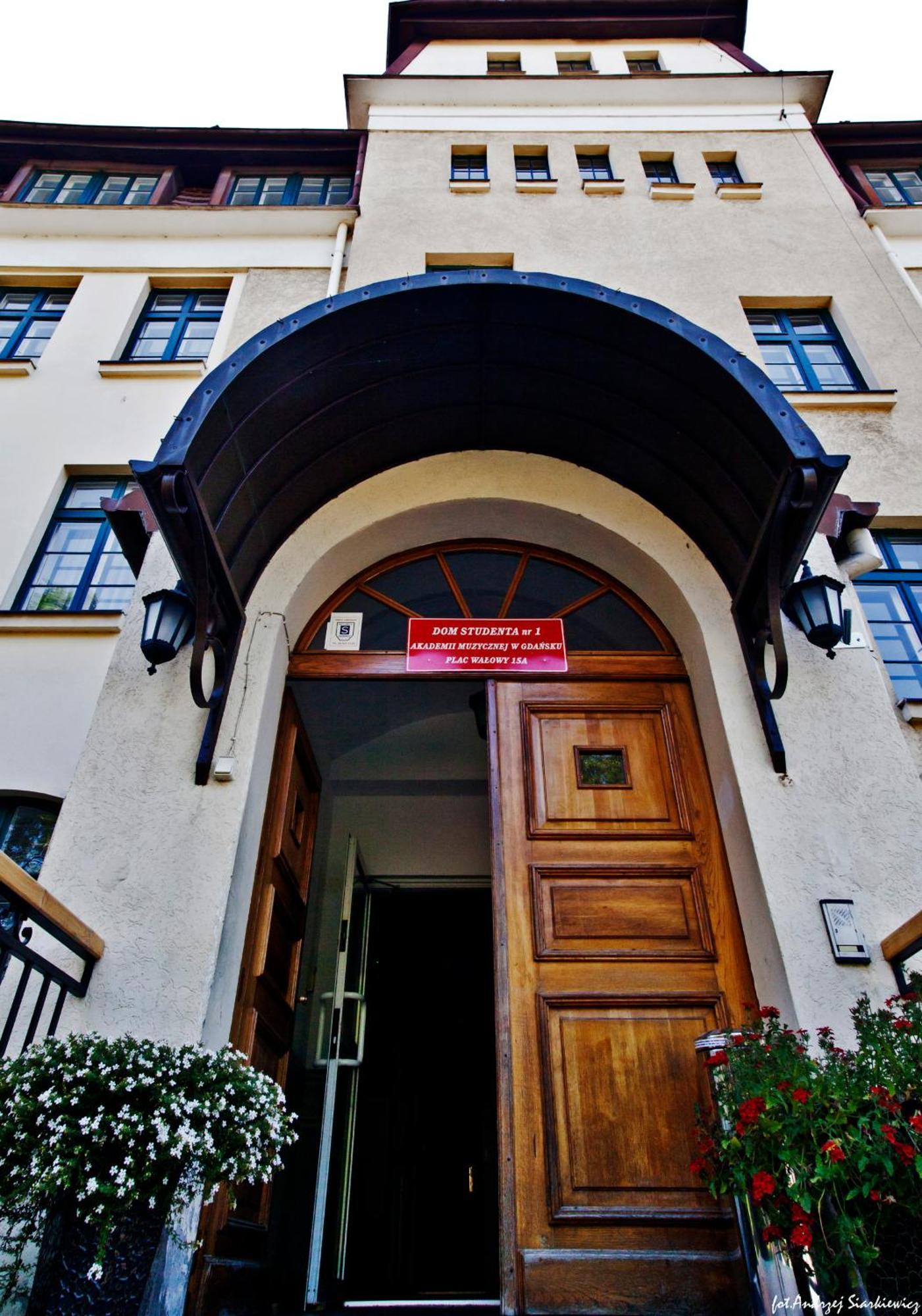 Ds Cztery Pory Roku Hostel Gdańsk Buitenkant foto